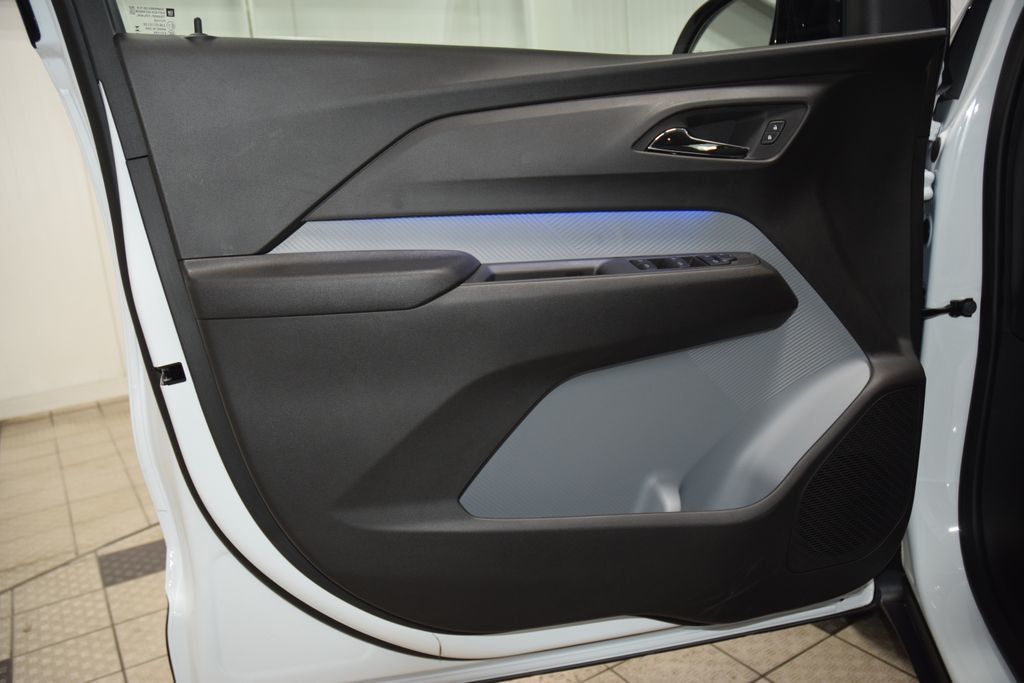 2027 Chevrolet Bolt FWD 4dr RS - 22993520 - 42