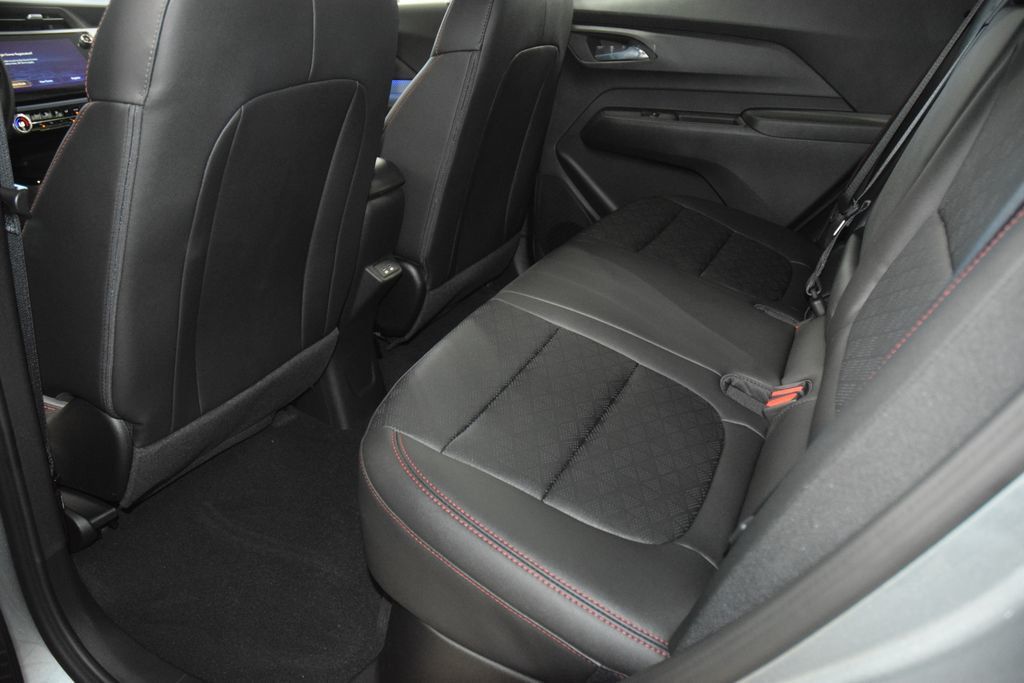 2027 Chevrolet Bolt FWD 4dr RS - 22994144 - 39