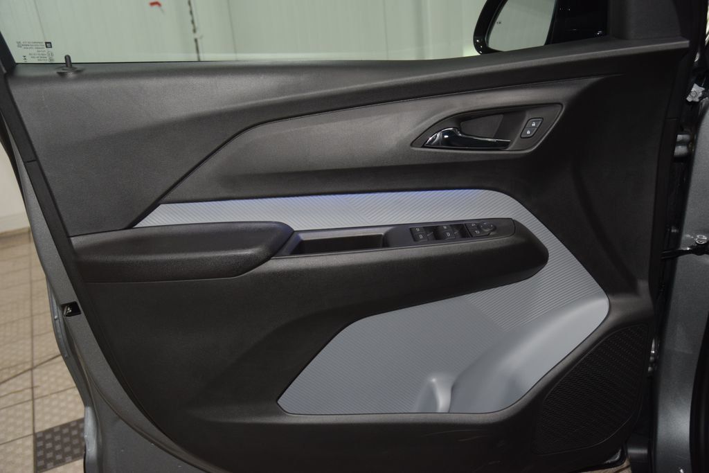 2027 Chevrolet Bolt FWD 4dr RS - 23071442 - 43