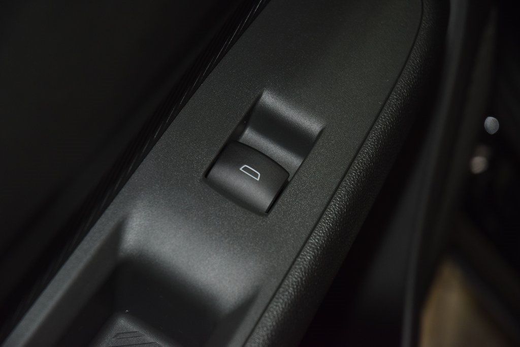 2027 Chevrolet Bolt EV 2LT - 22977378 - 39