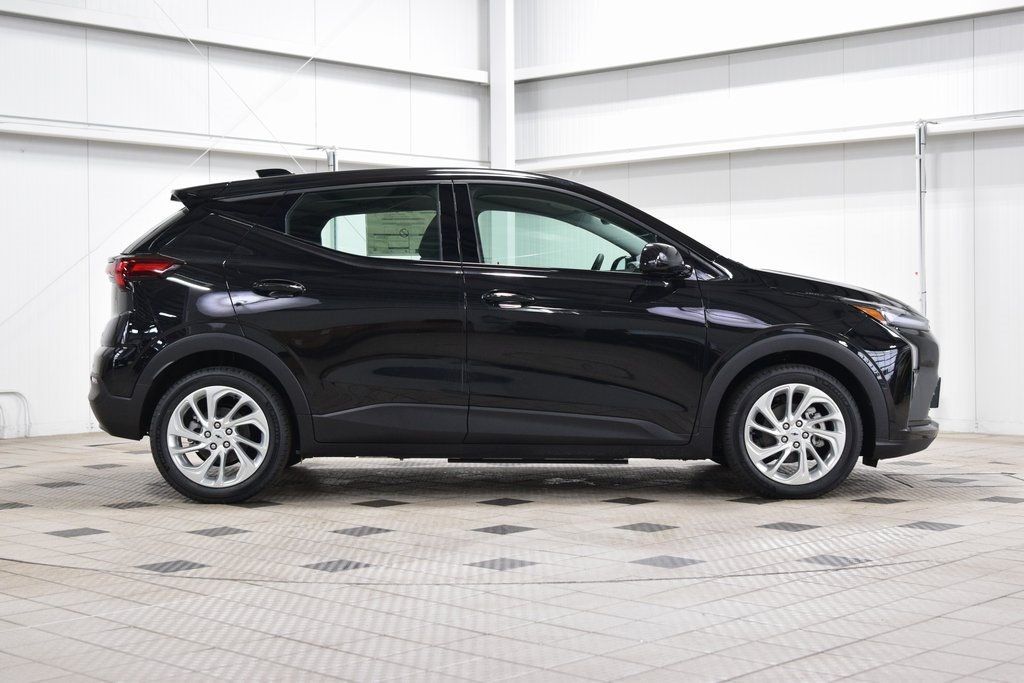 2027 Chevrolet Bolt EV 2LT - 22977378 - 8