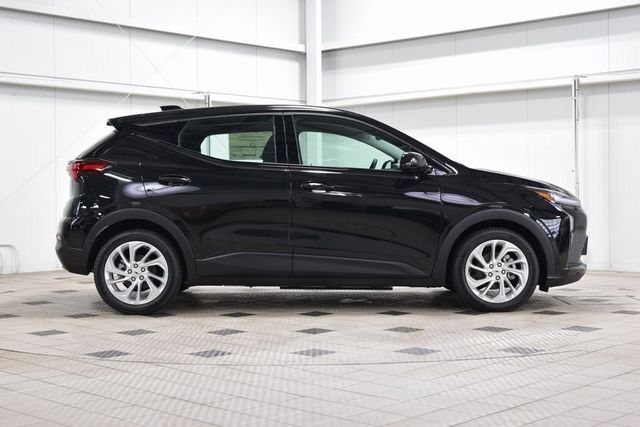 2027 Chevrolet Bolt EV 2LT - 22977378 - 8