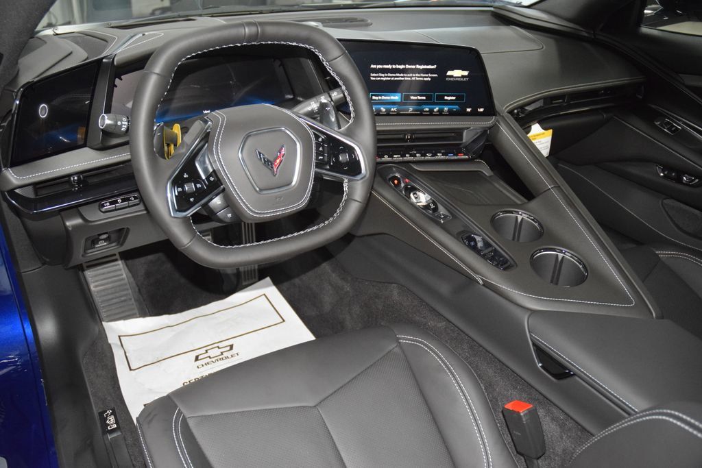 2027 Chevrolet Corvette 2dr Grand Sport Coupe w/2LT - 23068969 - 31