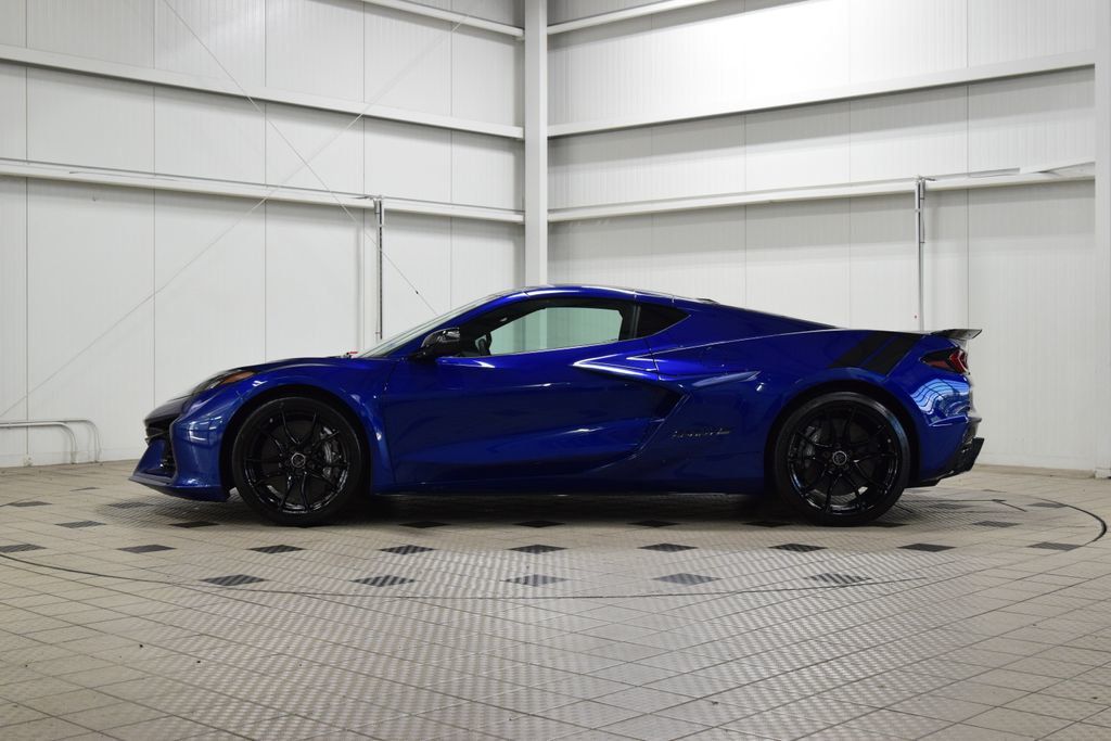 2027 Chevrolet Corvette 2dr Grand Sport Coupe w/2LT - 23068969 - 3