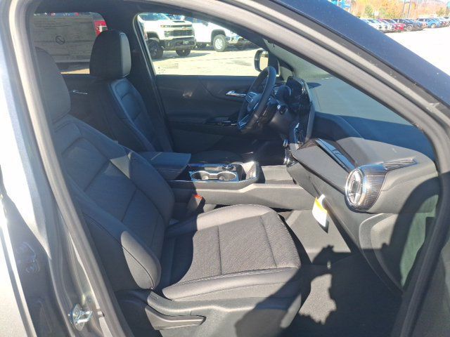 2027 Chevrolet Equinox LT - 23079500 - 27