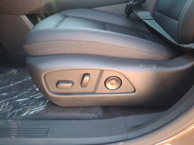 2027 Chevrolet Equinox LT - 23087077 - 12