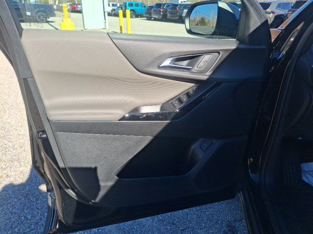 2027 Chevrolet Equinox LT - 23087614 - 9