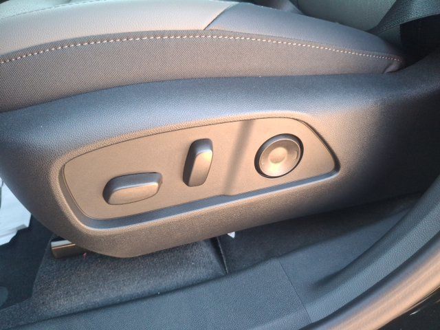 2027 Chevrolet Equinox LT - 23087614 - 12