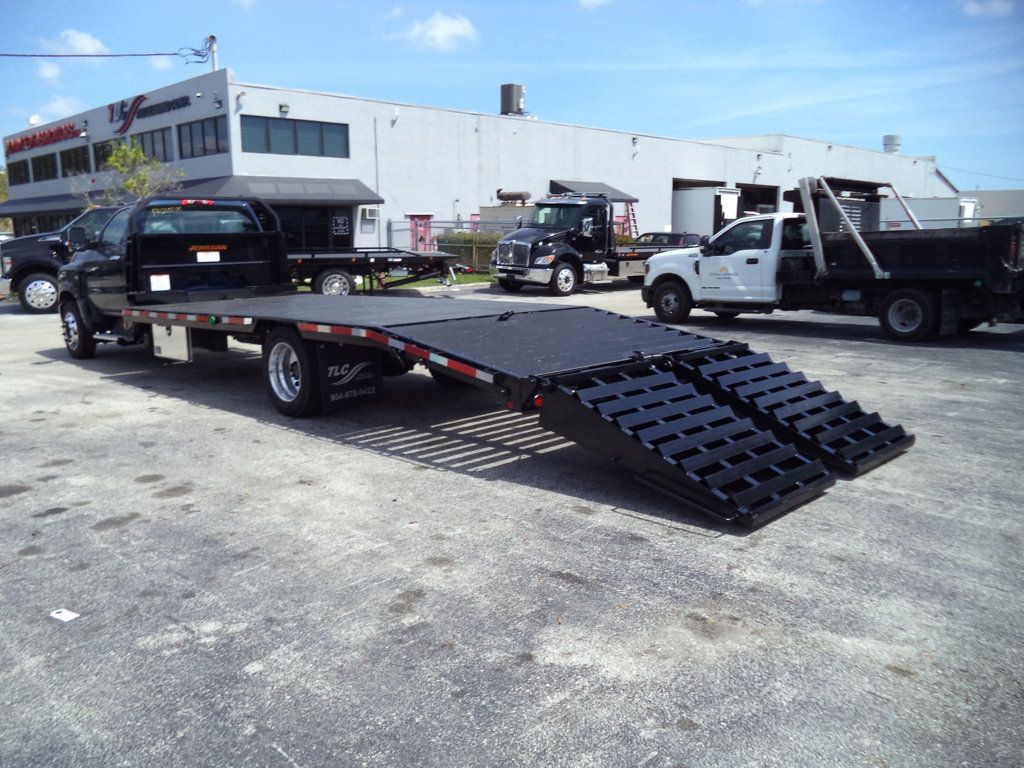 2027 Chevrolet Silverado 6500HD With 21ft Dovetail Beavertail Ramp Truck Equipment Haul - 22362788 - 14