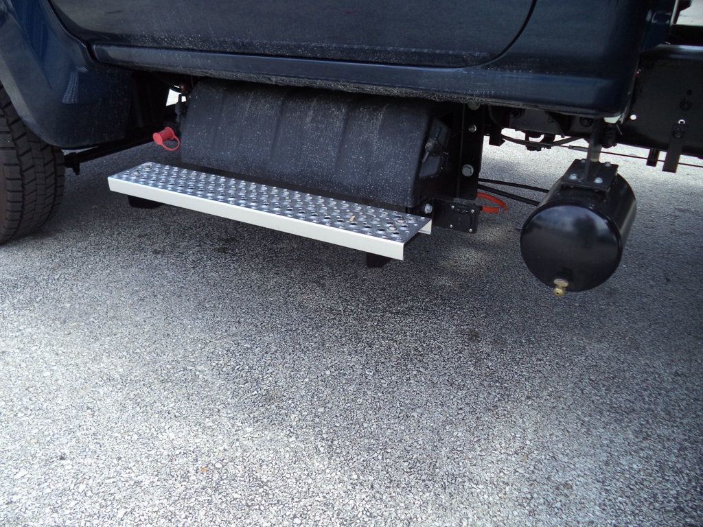 2027 Chevrolet Silverado 6500HD With 21ft Dovetail Beavertail Ramp Truck Equipment Haul - 22362788 - 31