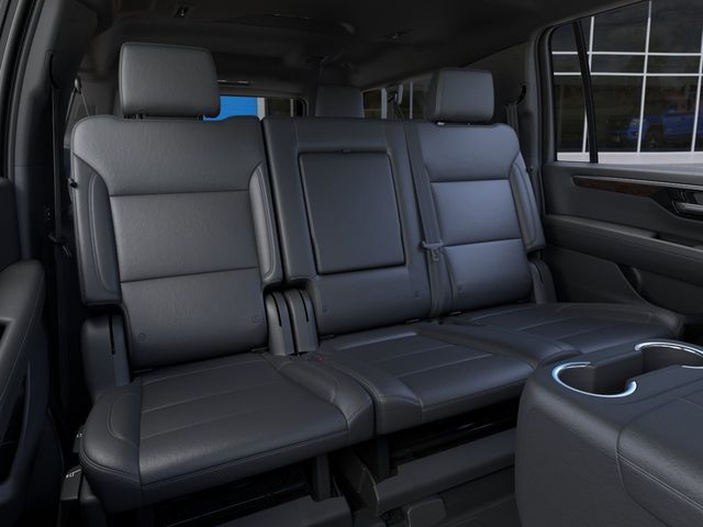 2027 Chevrolet Suburban LT - 23090258 - 16
