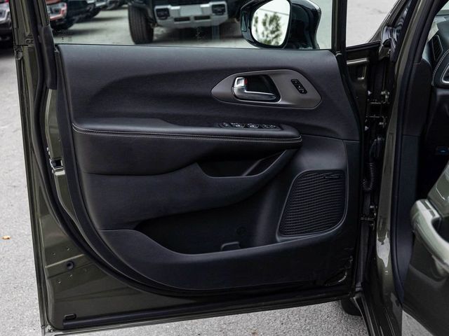 2027 Chrysler Pacifica LIMITED - 23078073 - 10
