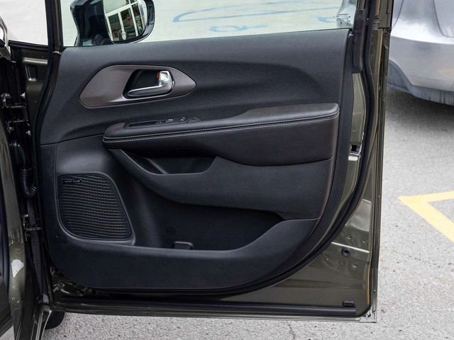2027 Chrysler Pacifica LIMITED - 23078073 - 12