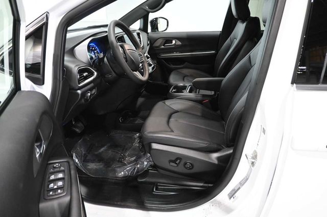 2027 Chrysler Pacifica LX FWD - 23098846 - 12