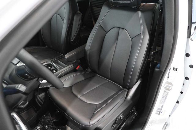 2027 Chrysler Pacifica LX FWD - 23098846 - 13