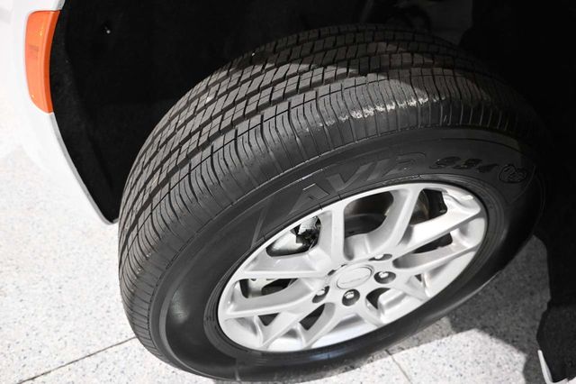 2027 Chrysler Pacifica LX FWD - 23098847 - 10