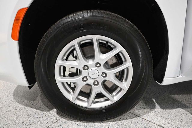 2027 Chrysler Pacifica LX FWD - 23098847 - 11