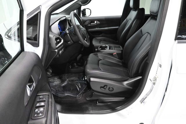 2027 Chrysler Pacifica LX FWD - 23098847 - 12