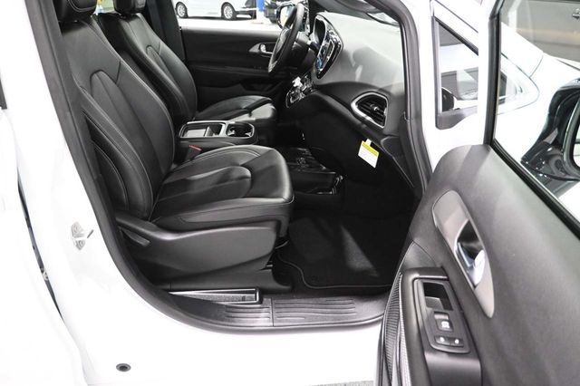 2027 Chrysler Pacifica LX FWD - 23098847 - 14
