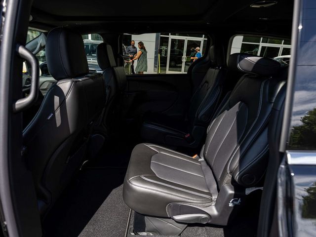 2027 Chrysler Pacifica SELECT - 23078083 - 21