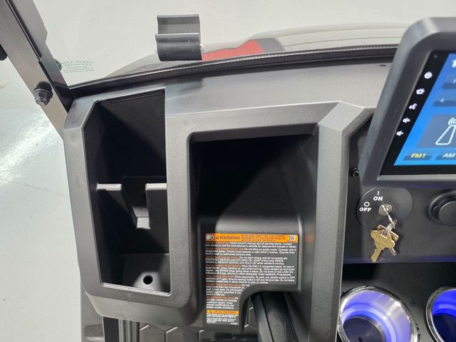 2027 E-Z-GO EXPRESS 6 SUMMIT XTL  - 23057376 - 21