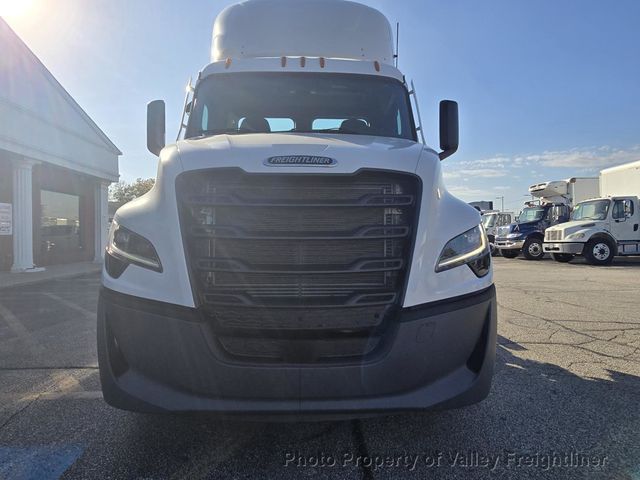 2027 Freightliner Cascadia 126  - 23092855 - 1
