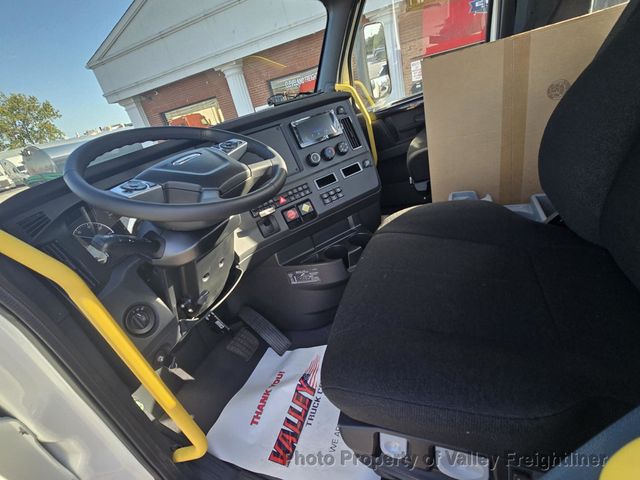 2027 Freightliner Cascadia 126  - 23092855 - 7