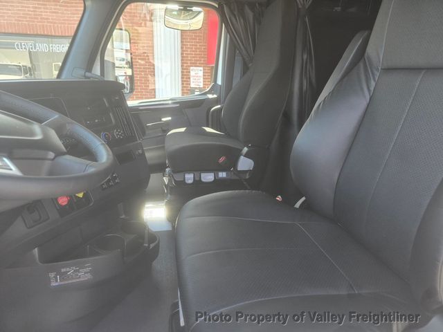 2027 Freightliner Cascadia 126SLP  - 23052648 - 6