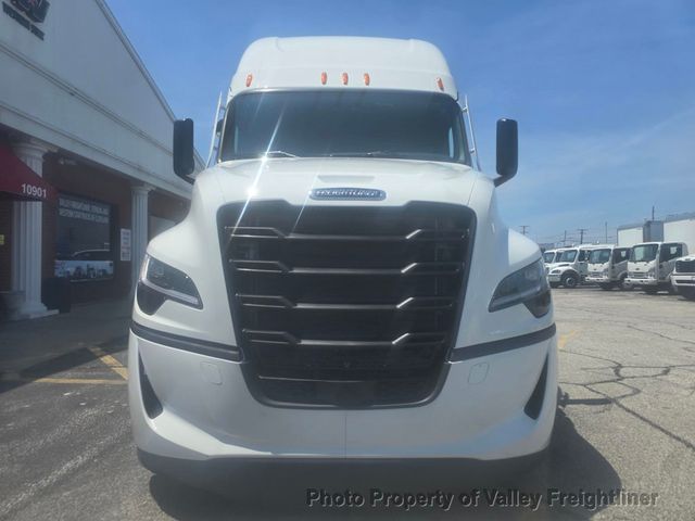 2027 Freightliner Cascadia 126SLP  - 23052652 - 1