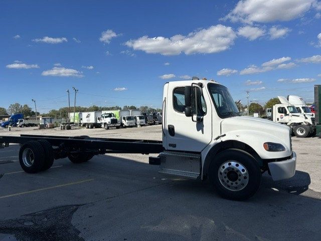 2027 Freightliner M2 106 2027 FREIGHTLINER M2 106 CAB CHASSIS - 23088533 - 2