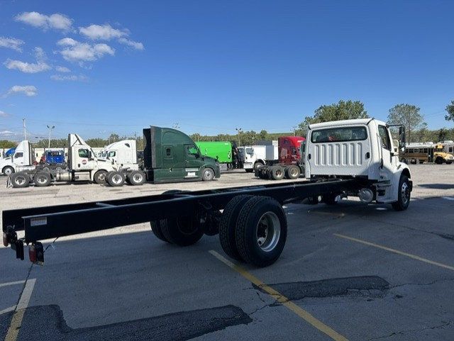 2027 Freightliner M2 106 2027 FREIGHTLINER M2 106 CAB CHASSIS - 23088533 - 3