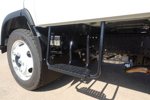 2027 Isuzu NPR (19ft Landscape w/ Ramps) - 23035835 - 41