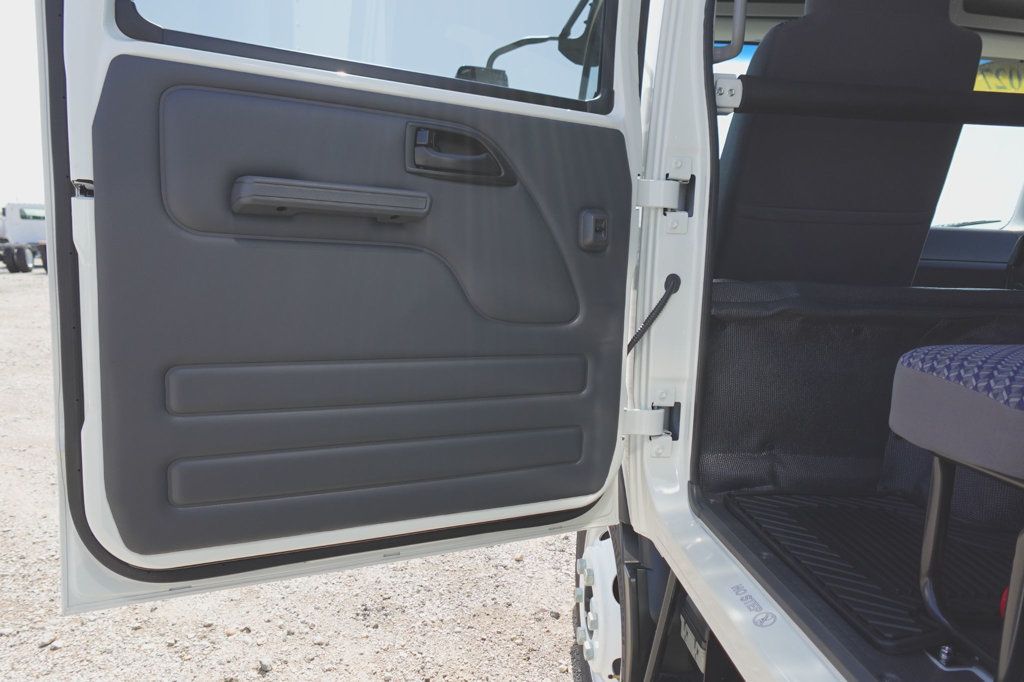 2027 Isuzu NPR HD (16ft Vanscaper w/ Split Ramps) - 23057501 - 21