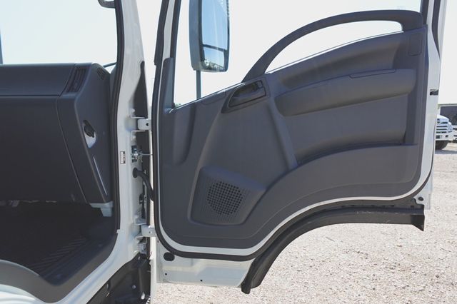 2027 Isuzu NPR HD (16ft Vanscaper w/ Split Ramps) - 23057501 - 23
