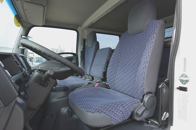 2027 Isuzu NPR HD (19ft Landscape Truck with Split Ramps) - 23031130 - 31