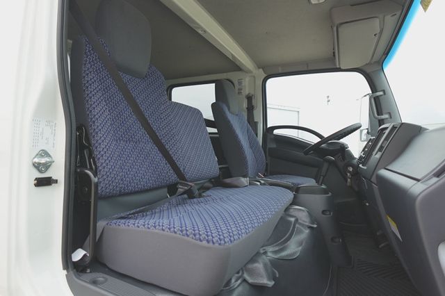 2027 Isuzu NPR HD (19ft Landscape Truck w/ Ramps) - 23023129 - 32