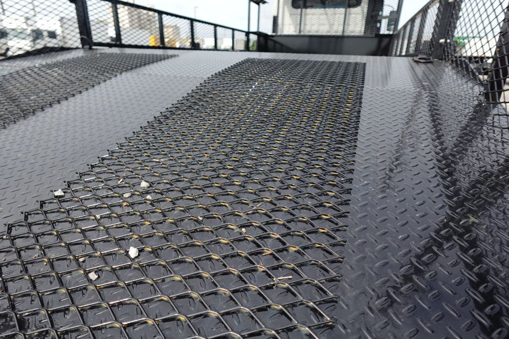 2027 Isuzu NPR HD (19ft Landscape w/ Ramps) - 23023005 - 36