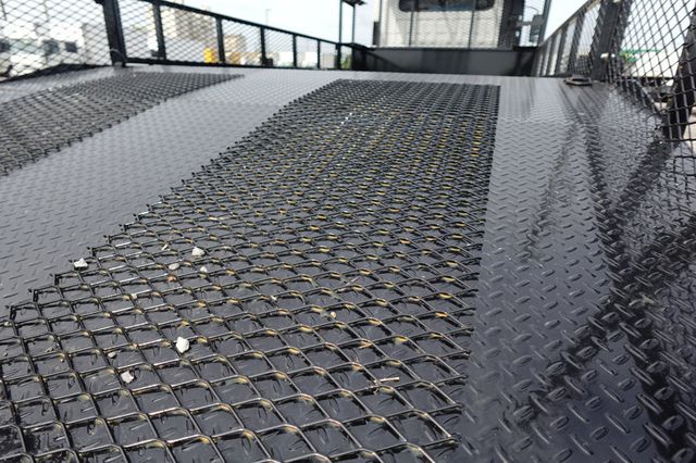 2027 Isuzu NPR HD (19ft Landscape w/ Ramps) - 23023005 - 36
