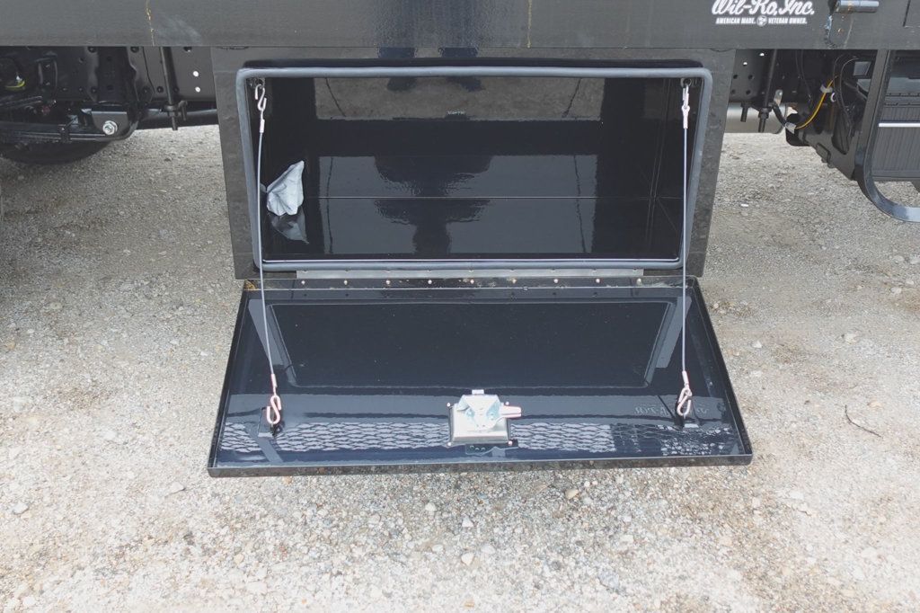 2027 Isuzu NPR HD (19ft Landscape w/ Ramps) - 23023462 - 17