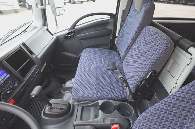 2027 Isuzu NPR HD (19ft Landscape w/ Ramps) - 23023462 - 28