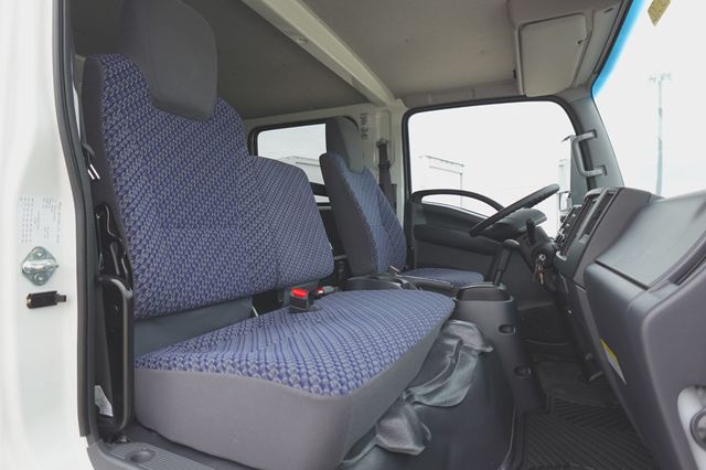 2027 Isuzu NPR HD (19ft Landscape w/ Ramps) - 23023462 - 32