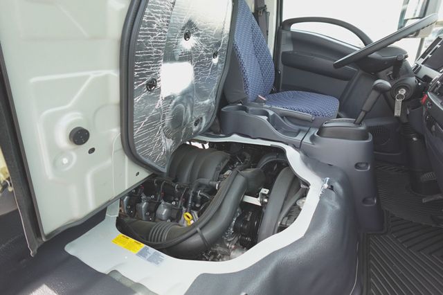 2027 Isuzu NPR HD (19ft Landscape w/ Ramps) - 23031126 - 37