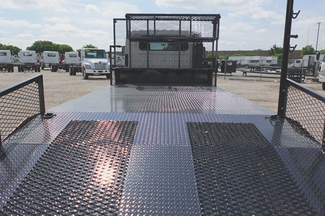 2027 Isuzu NPR HD (19ft Landscape w/ Ramps) - 23031127 - 16