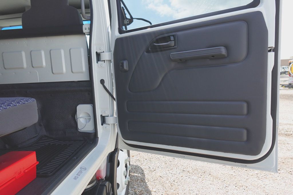 2027 Isuzu NPR HD (19ft Landscape w/ Ramps) - 23031127 - 23