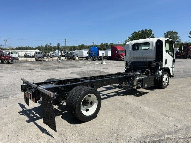 2027 Isuzu NRR 2027 ISUZU CAB CHASSIS - 23074329 - 3