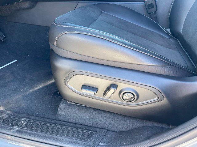 2027 Jeep Grand Cherokee Laredo Altitude - 23076462 - 10