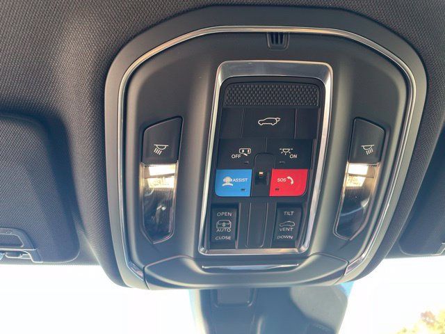 2027 Jeep Grand Cherokee Laredo Altitude - 23076462 - 18