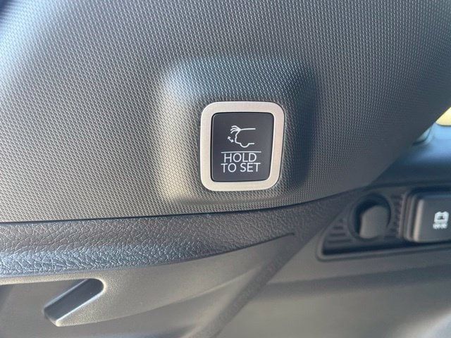 2027 Jeep Grand Cherokee Laredo Altitude - 23076462 - 22