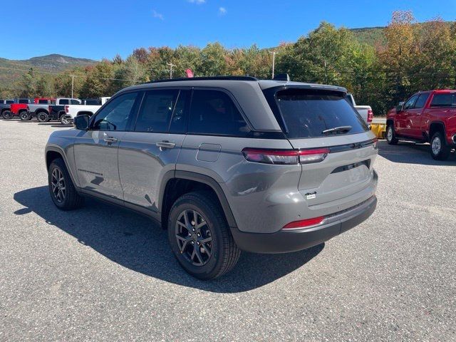 2027 Jeep Grand Cherokee Laredo Altitude - 23076462 - 4