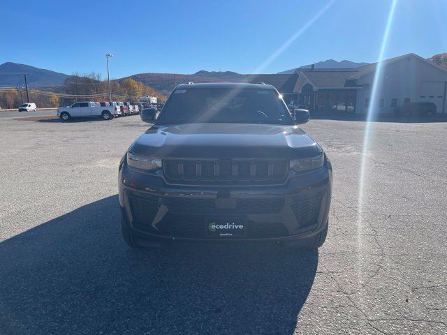 2027 Jeep Grand Cherokee LAREDO ALTITUDE 4X4 - 23080179 - 1